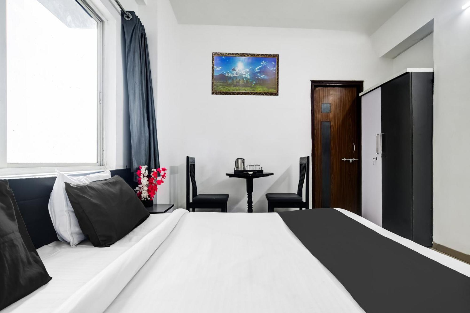 Super Hotel O Indraprasth Індаур Екстер'єр фото